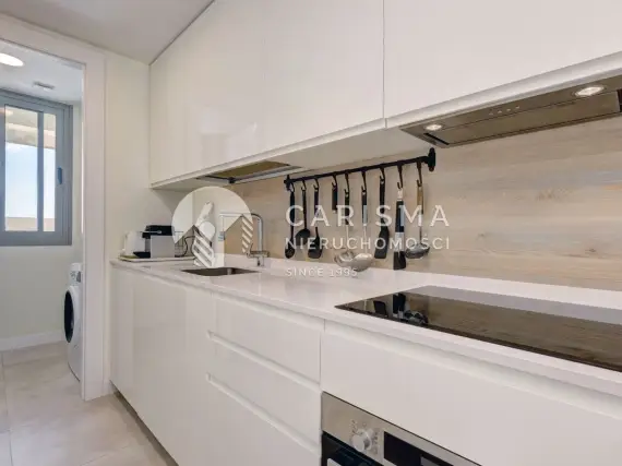 (10) Nowoczesny apartament w nowoczesnym kompleksie 500 metrów od plaży