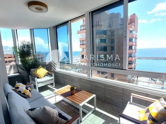 (4) Zmodernizowany apartament  z widokiem na morze w drugiej linii plaży