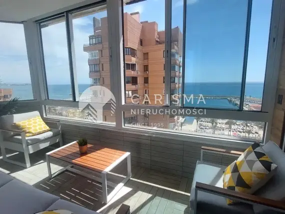 (3) Zmodernizowany apartament  z widokiem na morze w drugiej linii plaży