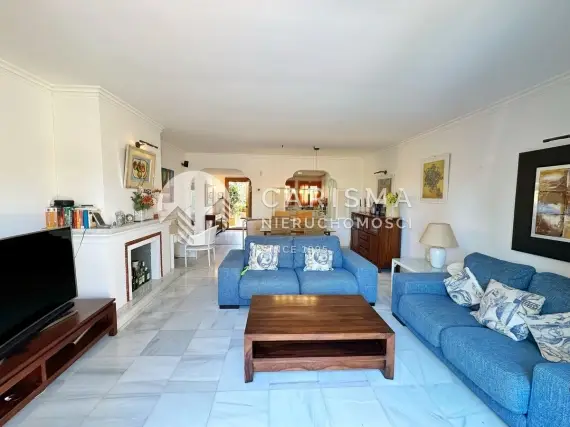 (10) Apartament w zielonym kompleksie przy plaży