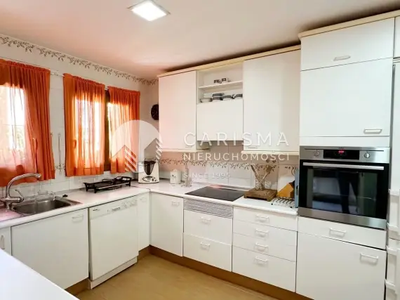 (16) Apartament w zielonym kompleksie przy plaży