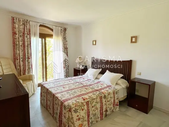 (17) Apartament w zielonym kompleksie przy plaży