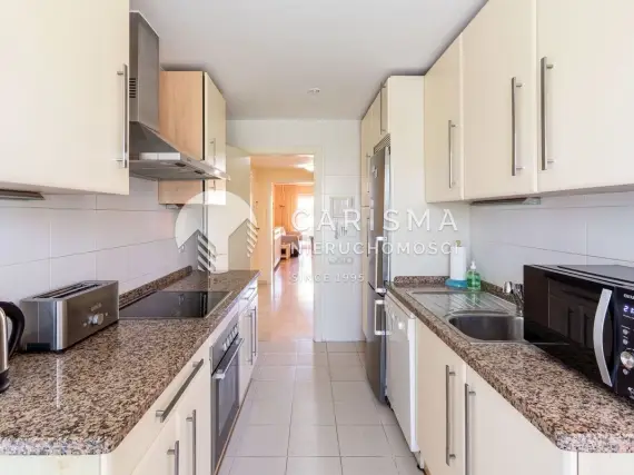 (6) Parterowy apartament w nadmorskim kompleksie tuż przy plaży