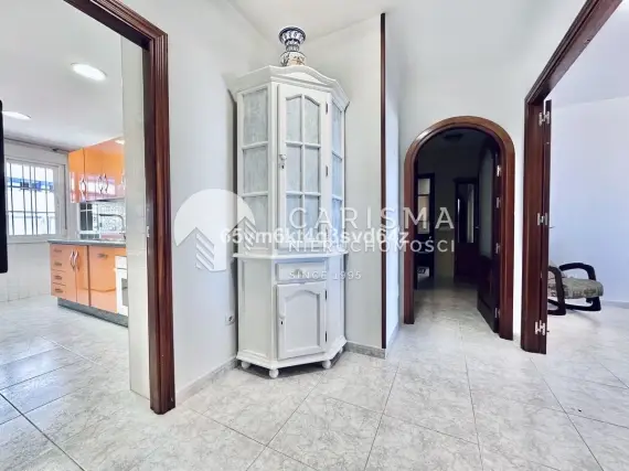 (15) Apartament z bezpośrednim wyjściem na promenadę i plażę