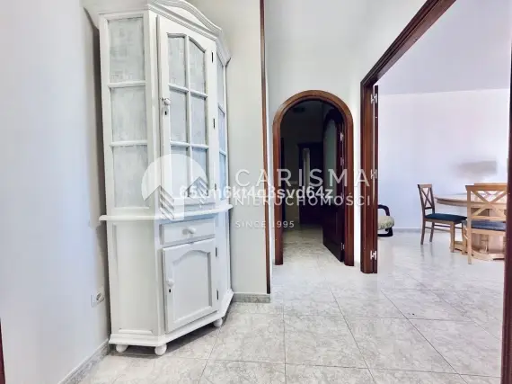 (14) Apartament z bezpośrednim wyjściem na promenadę i plażę