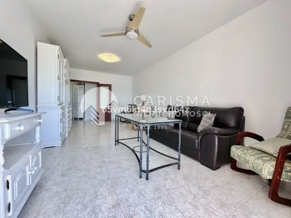 (10) Apartament z bezpośrednim wyjściem na promenadę i plażę