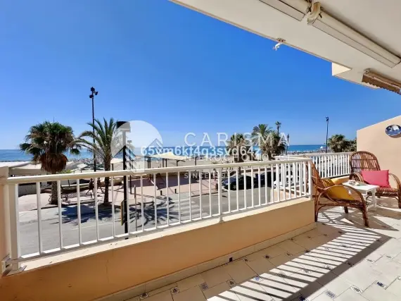 (5) Apartament z bezpośrednim wyjściem na promenadę i plażę
