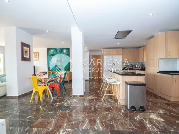 (10) Apartament z widokiem na morze i góry 400 metrów od plaży