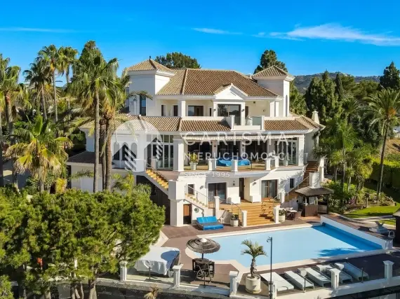 Okazała willa z widokiem na morze, Hacienda Las Chapas, Marbella 1