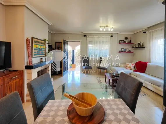 (21) Wolnostojący dom w dobrej lokalizacji, Villamartin, Costa Blanca