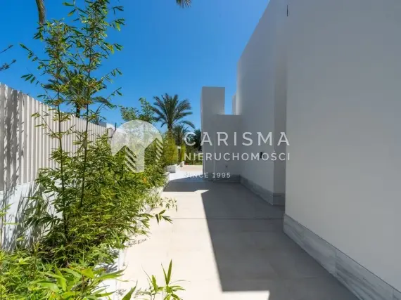 (55) Nowoczesna willa w kurorcie plażowym Marbesa, Marbella East