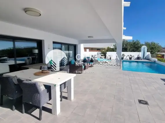 (8) Willa z widokiem na morze w Moraira