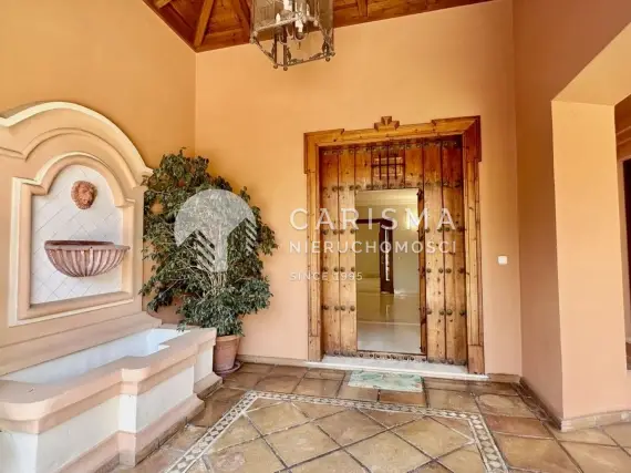 (53) Wyjątkowa willa w prestiżowej lokalizacji The Golden Mile, Marbella