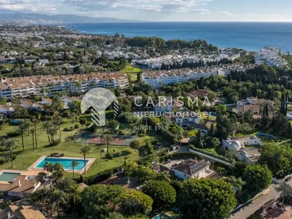 (6) Willa w stylu andaluzyjskim w idealnej lokalizacji blisko plaży, Marbella