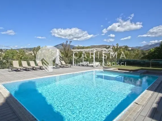 (5) Przestronna willa w pierwszej linii pola golfowego, Aloha, Marbella