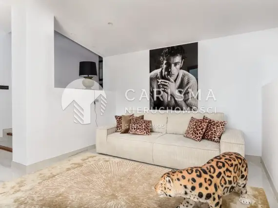 (25) Luksusowa willa z panoramicznym widokiem na morze w prestiżowej dzielnicy, Manivila