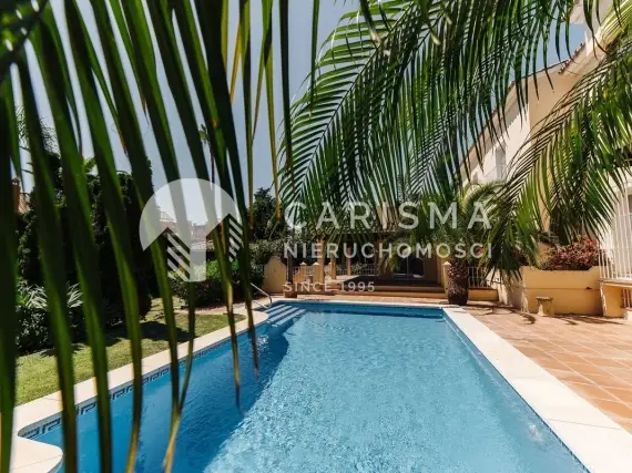 (5) Okazała willa w bujnym ogrodzie 300 metrów od plaży, Bahia de Marbella