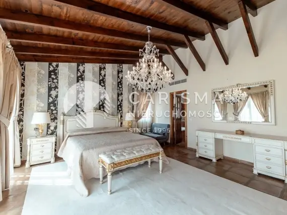 (23) Okazała willa w bujnym ogrodzie 300 metrów od plaży, Bahia de Marbella