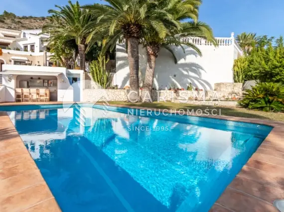 (6) Dom w El Portet Moraira z widokiem na morze