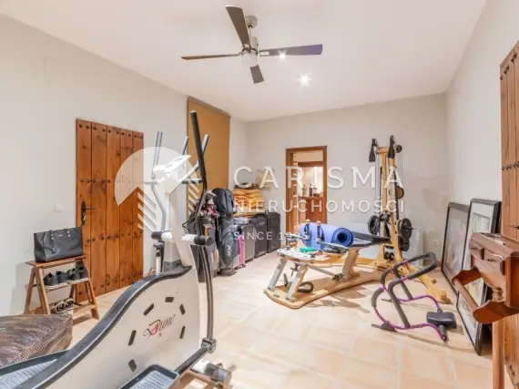 (38) Dom w El Portet Moraira z widokiem na morze