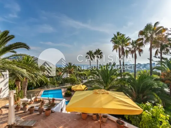 (53) Dom w El Portet Moraira z widokiem na morze