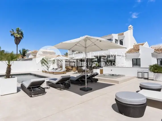 (41) Unowocześniona willa z pięknym widokiem na morze, El Rosario, Marbella