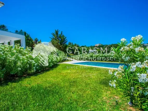 (27) Nowoczesny dom w sercu La Mairena, Marbella, Costa del Sol