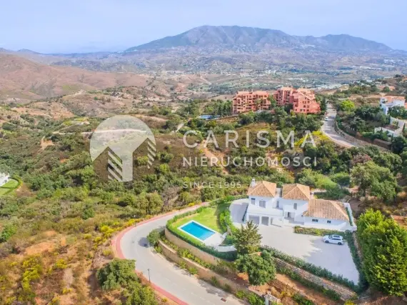 (43) Nowoczesny dom w sercu La Mairena, Marbella, Costa del Sol