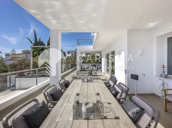 (18) Nowoczesna willa w zamknietej społeczności z panoramicznym widokiem na morze , El Rosario, Marbella