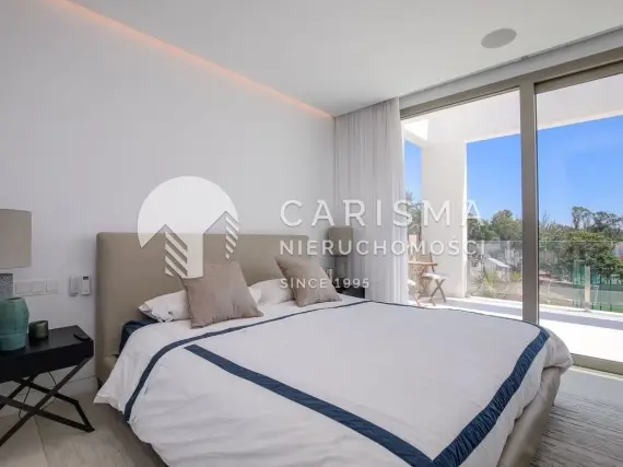 (21) Nowoczesna willa na trzech poziomach w pierwszej linii golfa, Guadalamina Baja, Marbella