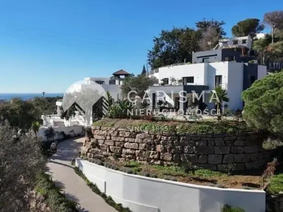 (4) Nowoczesna willa w otoczeniu natury z widokiem na morze, Elviria