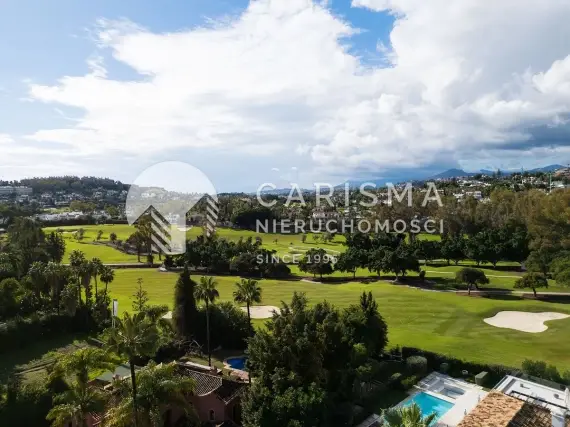 Andaluzyjska willa ze skandynawskim wnętrzem w dolinie golfowej, Nueva Andalucia 1