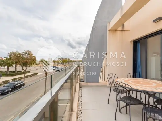 (5) Nowoczesny apartament z tarasem na dachu, balkonem i wspólnym basenem