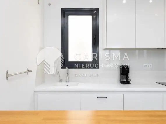 (10) Nowoczesny apartament z tarasem na dachu, balkonem i wspólnym basenem
