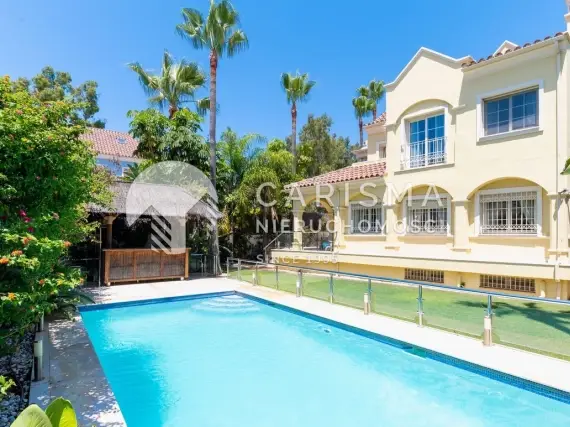 (30) Elegancka stylowa willa blisko morza, Puerto Banus, Marbella