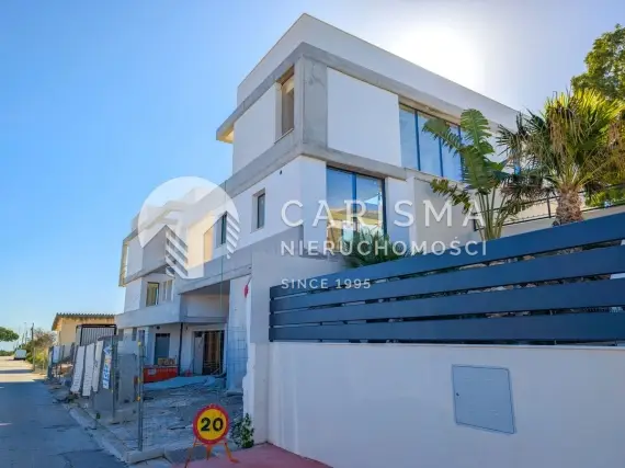 (39) Nowoczesna willa w budowie z widokami na morze i góry, Nueva Andaluca, Marbella