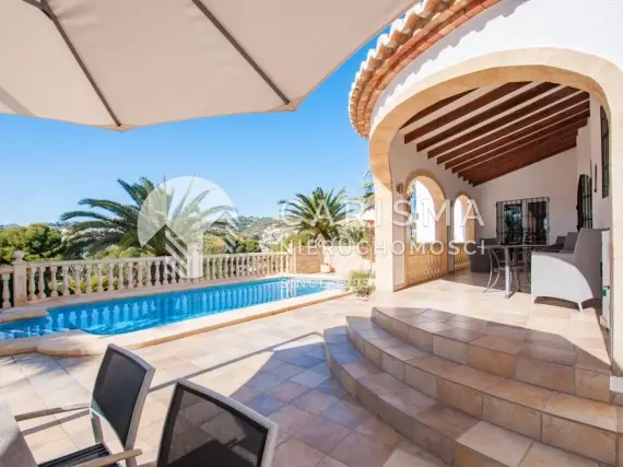 (4) Śródziemnomorska willa w doskonałej lokalizacji San Jaime, Moraira