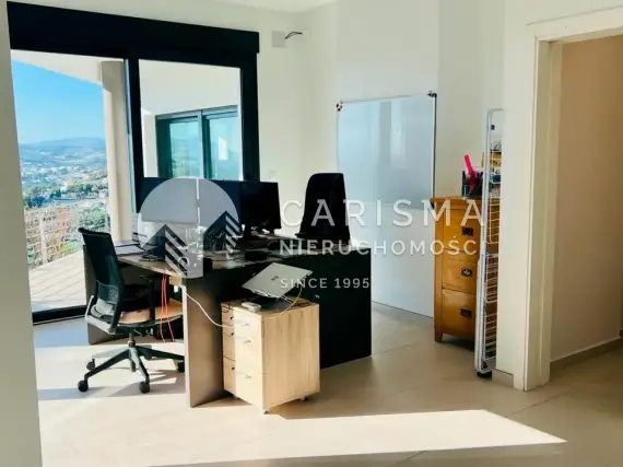 (51) Nowoczesna willa z widokiem na morze w Moraira