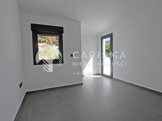 (7) Nowoczesna willa blisko plaży El Portet w Moraira