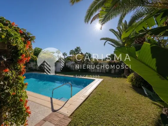 (7) Urokliwa willa w odległości spaceru od plaży, Marbesa, Marbella