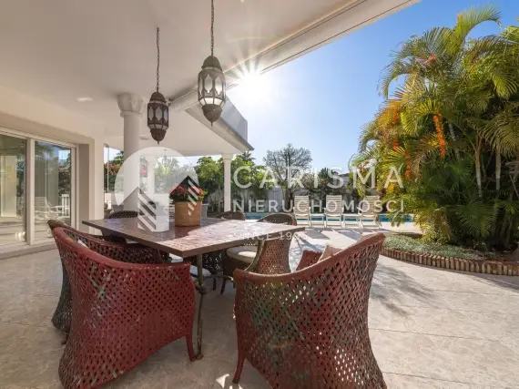 (13) Urokliwa willa w odległości spaceru od plaży, Marbesa, Marbella
