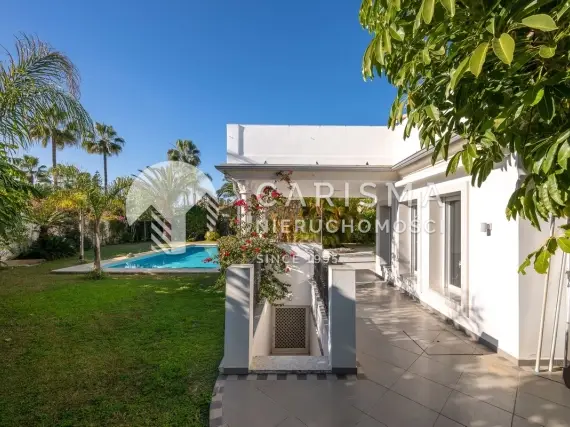 (10) Urokliwa willa w odległości spaceru od plaży, Marbesa, Marbella