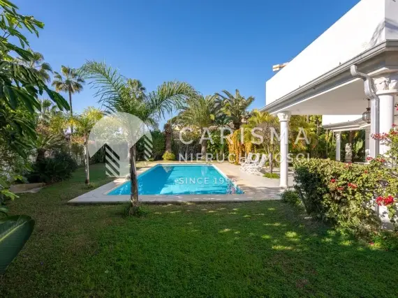 (9) Urokliwa willa w odległości spaceru od plaży, Marbesa, Marbella