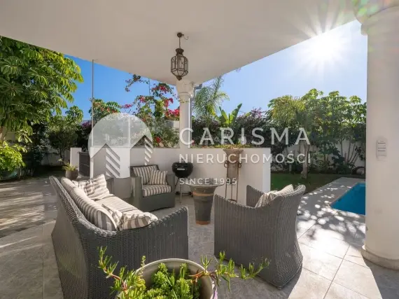 (15) Urokliwa willa w odległości spaceru od plaży, Marbesa, Marbella