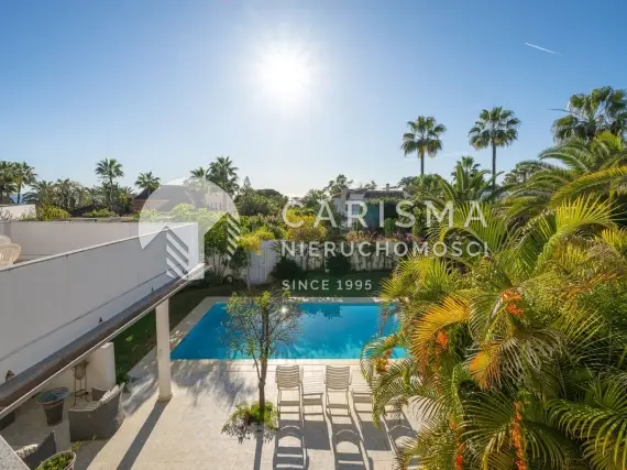 (56) Urokliwa willa w odległości spaceru od plaży, Marbesa, Marbella