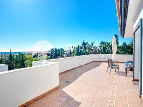 (5) Dwupoziomowa willa z widokiem na morze, Marbella