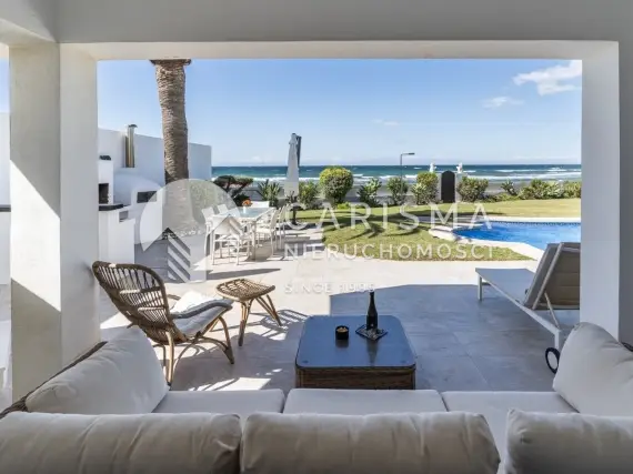 (5) Andaluzyjska willa z prywatnym wyjściem na plażę, Marbella