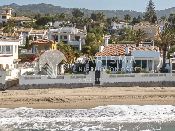(6) Andaluzyjska willa z prywatnym wyjściem na plażę, Marbella