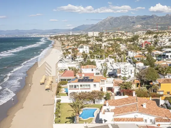 (11) Andaluzyjska willa z prywatnym wyjściem na plażę, Marbella