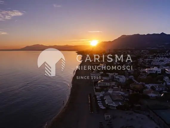 (12) Andaluzyjska willa z prywatnym wyjściem na plażę, Marbella